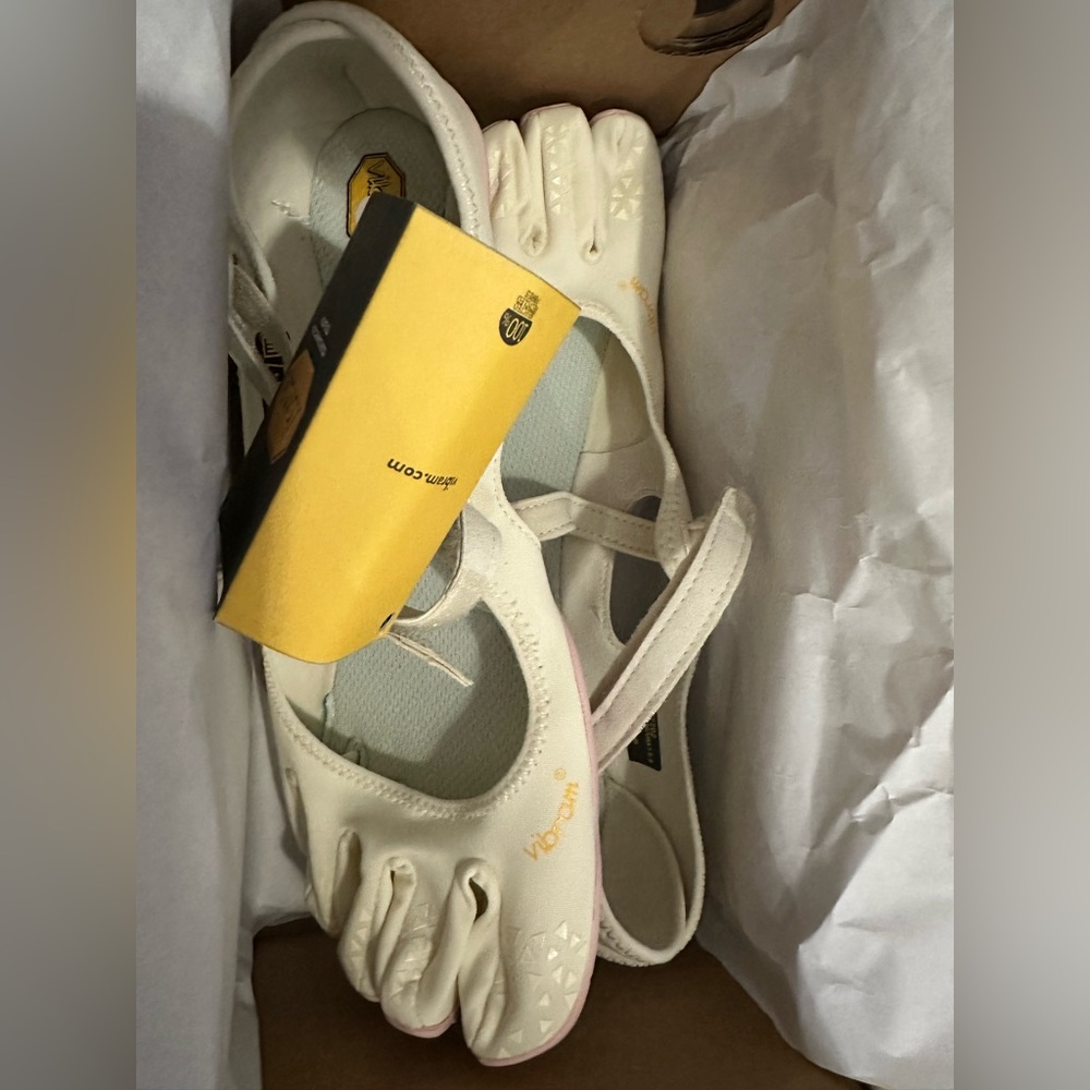 Vibram Off-White Pink Sole FiveFingers Toe Shoes 39 (7.5-8) - Picture 6 of 8